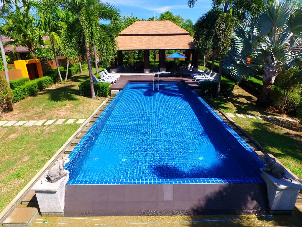 Naiharn Garden Villa Phuket Bagian luar foto