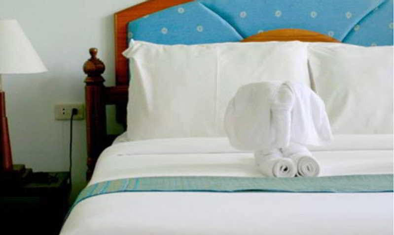 Naiharn Garden Villa Phuket Bagian luar foto