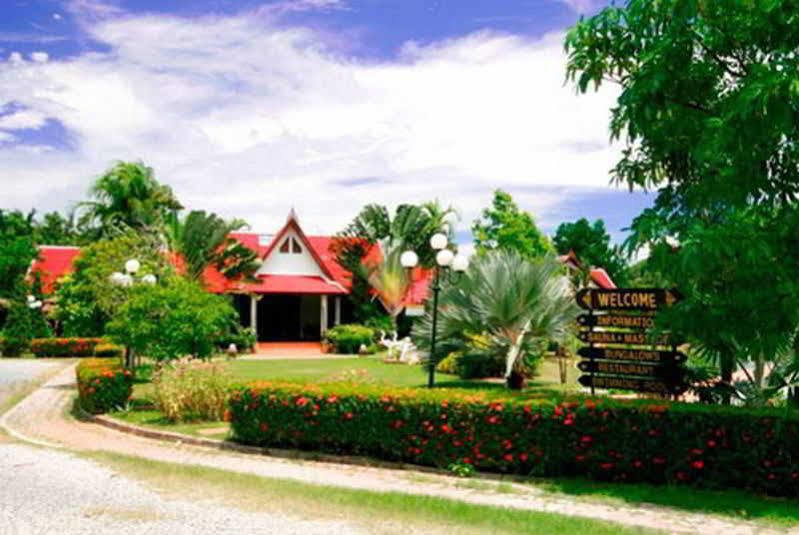 Naiharn Garden Villa Phuket Bagian luar foto
