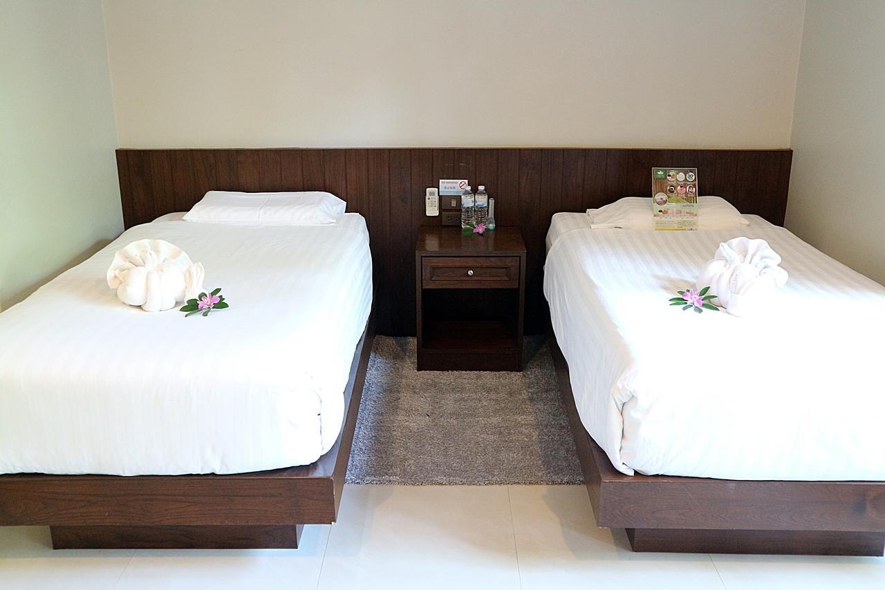 Naiharn Garden Villa Phuket Bagian luar foto