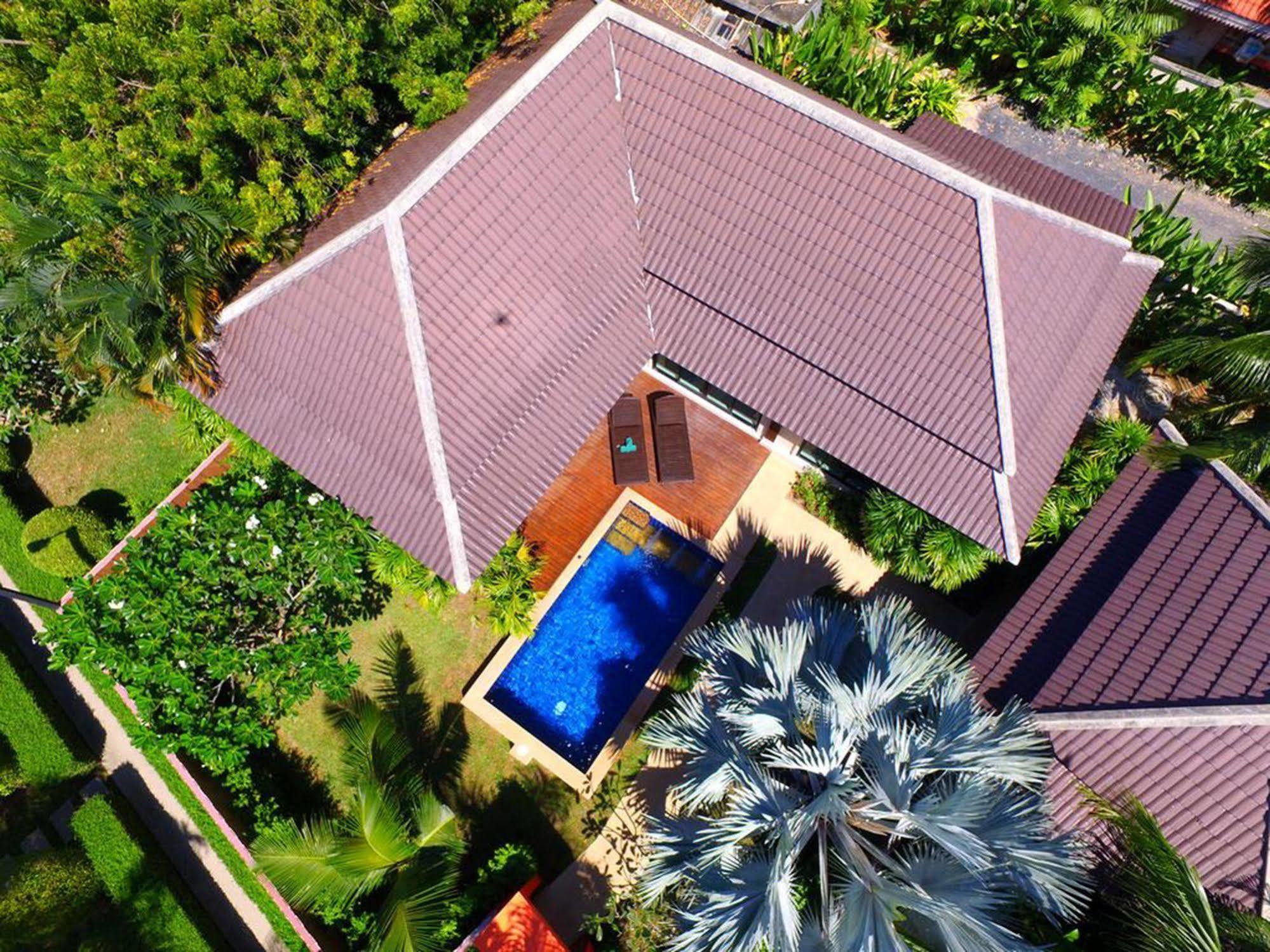 Naiharn Garden Villa Phuket Bagian luar foto