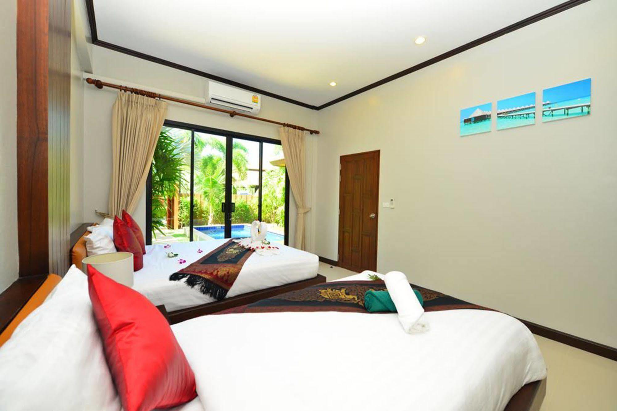 Naiharn Garden Villa Phuket Bagian luar foto