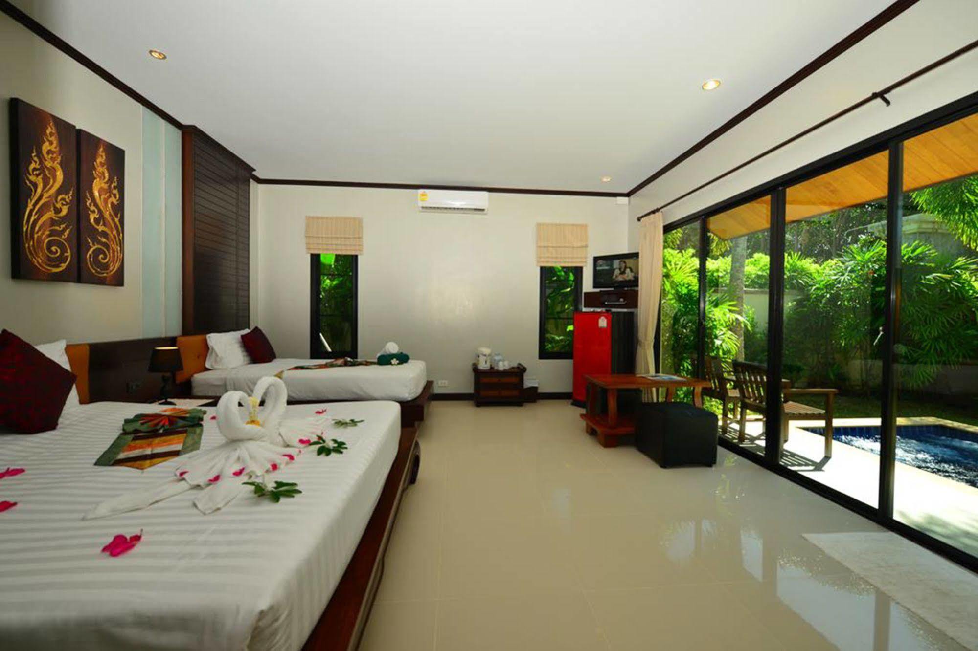 Naiharn Garden Villa Phuket Bagian luar foto